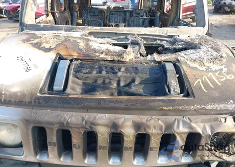 2004 Hummer H2 z USA, uszkodzony, nr VIN 5GRGN23U44H120559